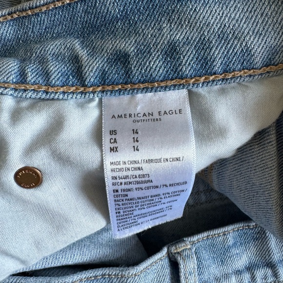 AE denim Highest Waist 90’s Boyfriend Short - Picture 3 of 6